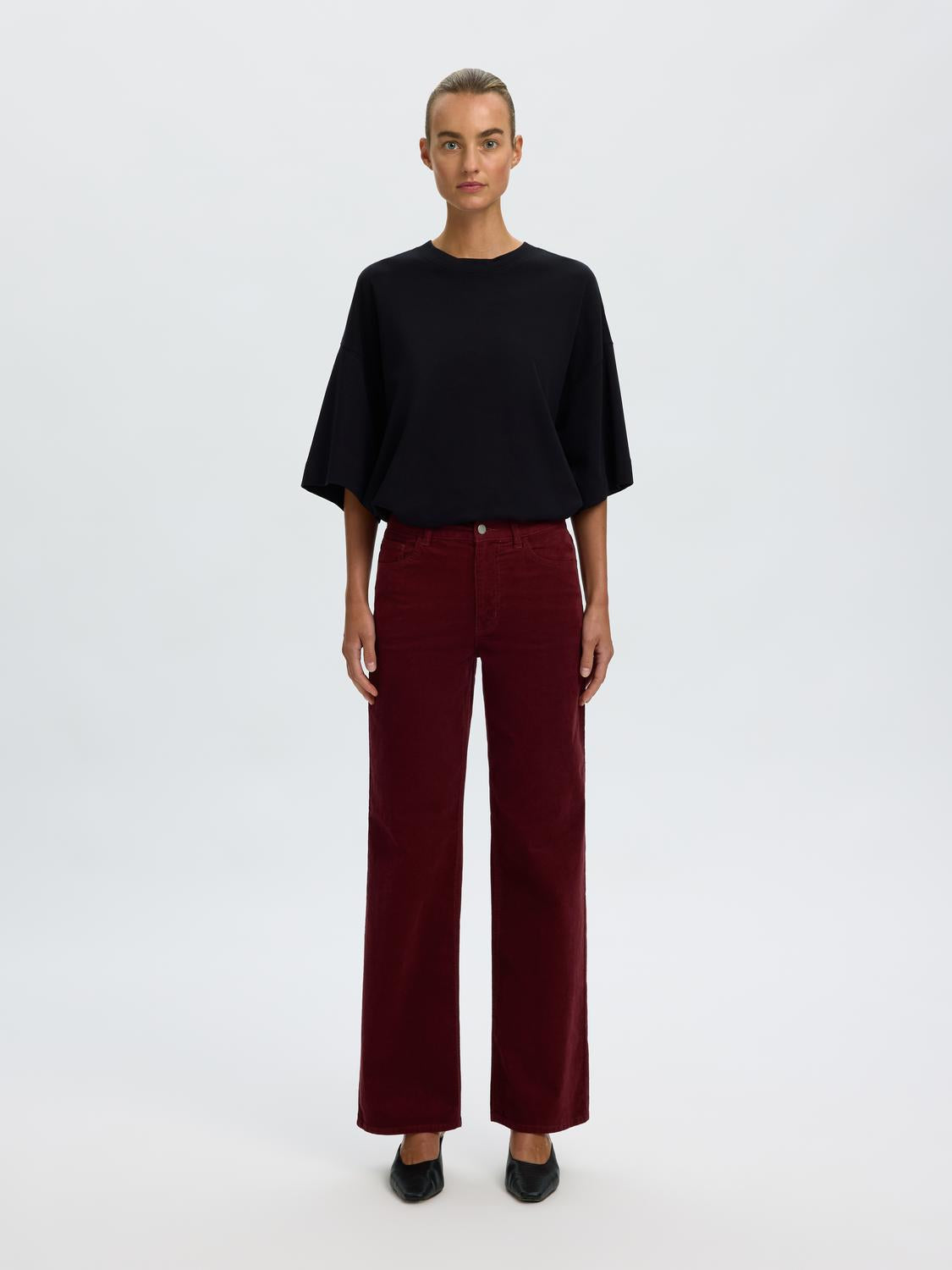 model_shot-front_full